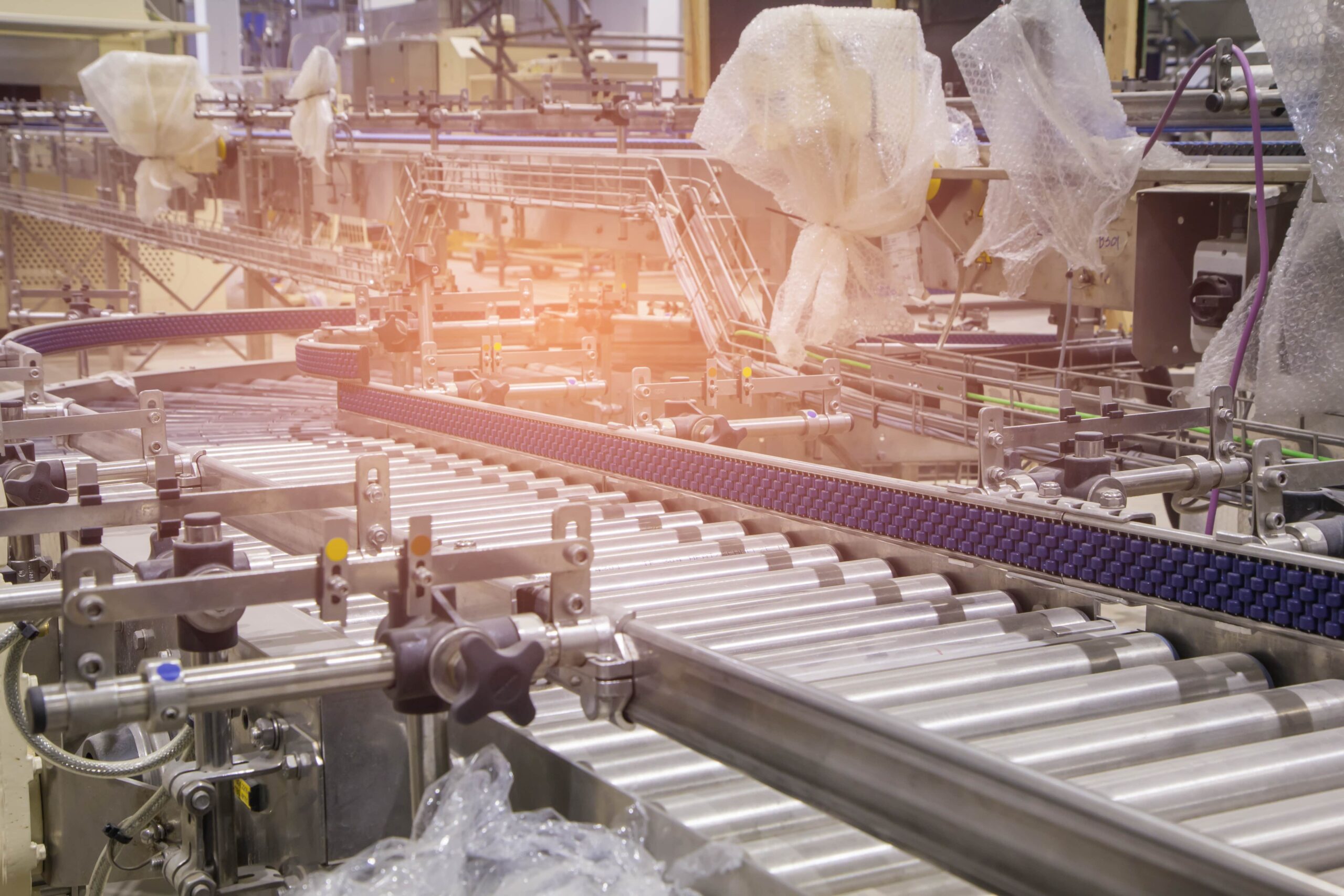 crossing-roller-conveyor-with-red-light-min